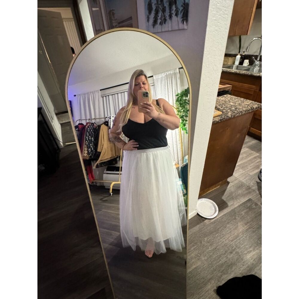 Tulle Midi Skirt in White — Elegant Layered Design - Picture 2 of 2